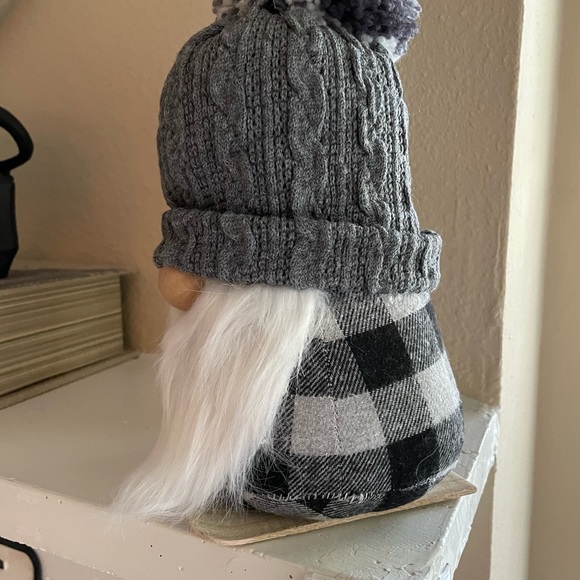 New Lars Winter Gnome Plaid on Skis pom pom hat - Picture 5 of 7
